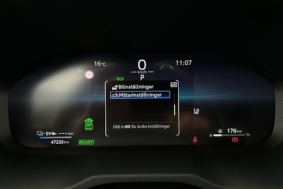 Toyota RAV4 Plug-in Hybrid 23 of 27