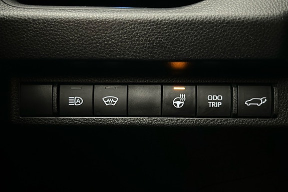 Toyota RAV4 Plug-in Hybrid 26 of 27