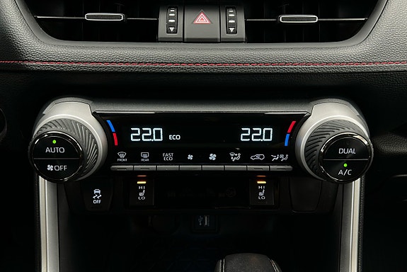 Toyota RAV4 Plug-in Hybrid 19 of 27