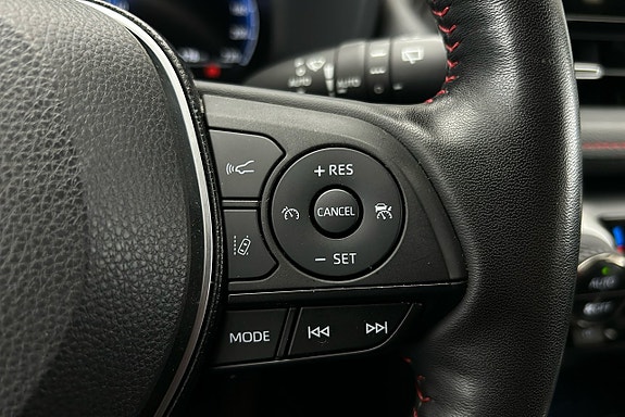 Toyota RAV4 Plug-in Hybrid 24 of 27