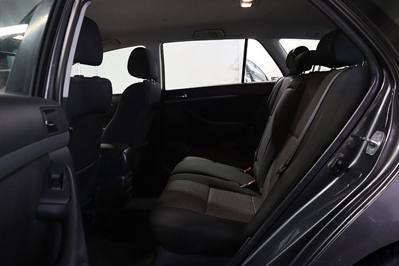 Toyota Avensis 9 of 18
