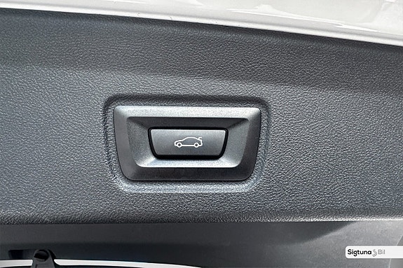 BMW i4 25 of 27