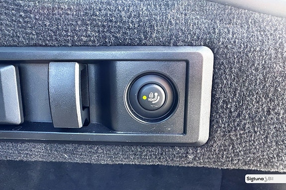 BMW i4 27 of 27