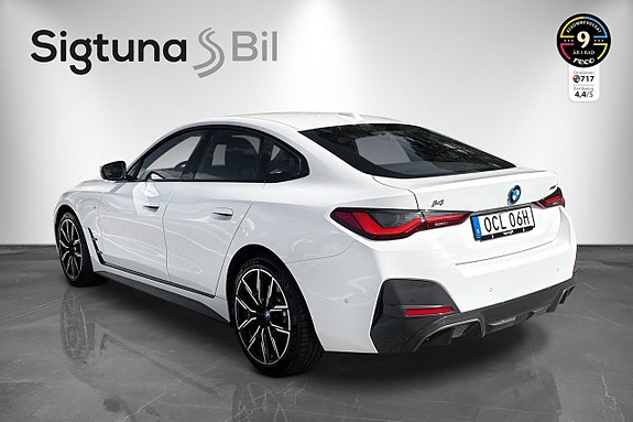 BMW i4 3 of 27