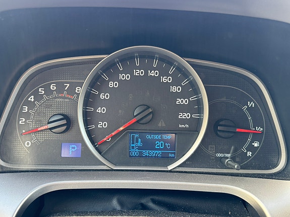 Toyota RAV4 6 of 8