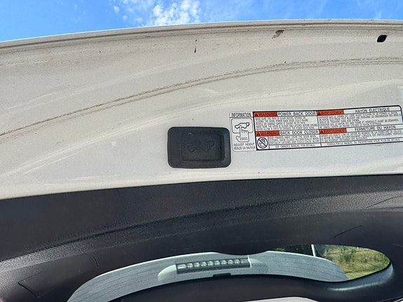 Toyota RAV4 8 of 8