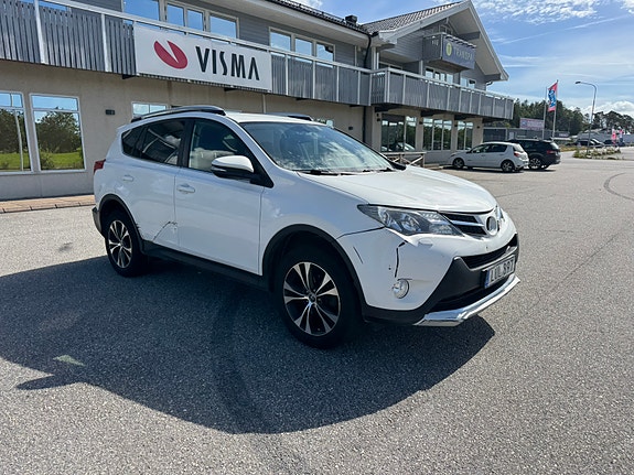 Toyota RAV4 2 of 8
