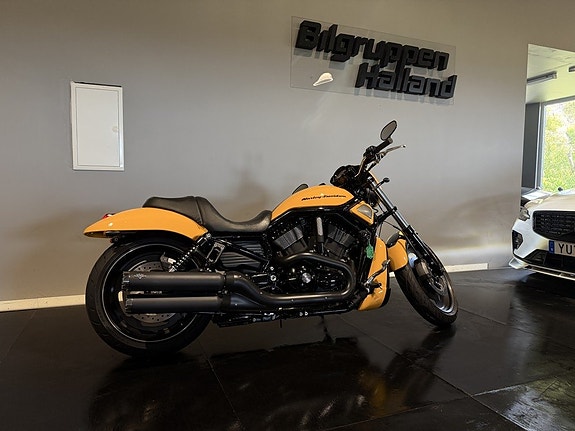 Harley-Davidson VRSCDX Night Rod Special 1.3 Låga mil Vance & Hines LED Mr Cap 7 of 23