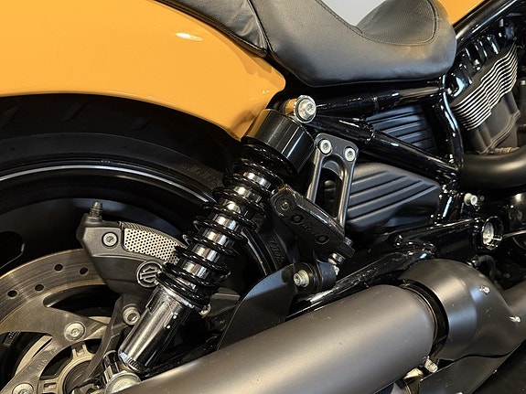 Harley-Davidson VRSCDX Night Rod Special 1.3 Låga mil Vance & Hines LED Mr Cap 17 of 23