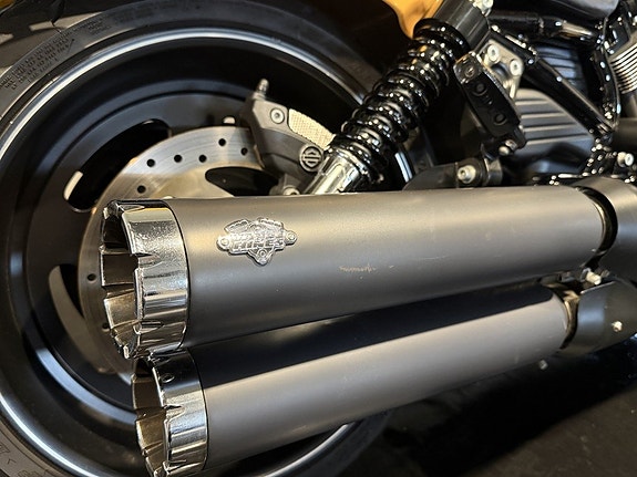 Harley-Davidson VRSCDX Night Rod Special 1.3 Låga mil Vance & Hines LED Mr Cap 15 of 23