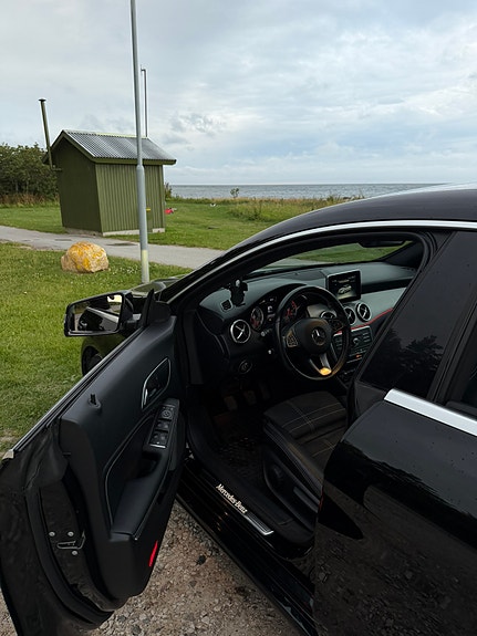 Mercedes-Benz CLA200 10 of 15