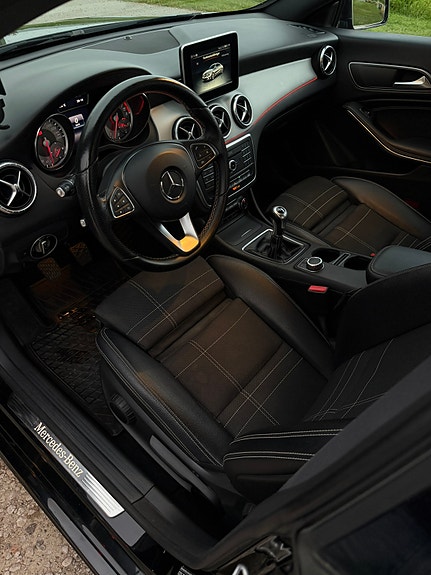 Mercedes-Benz CLA200 7 of 15