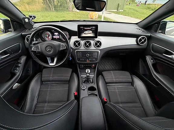 Mercedes-Benz CLA200 9 of 15