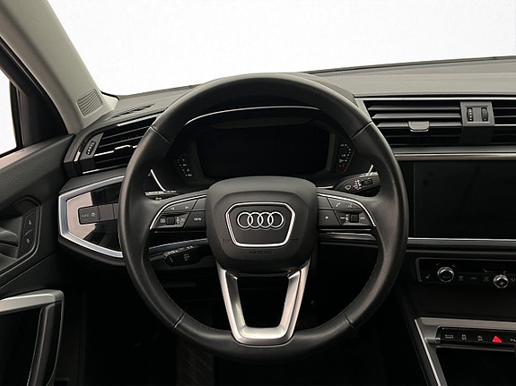 Audi Q3 11 of 26