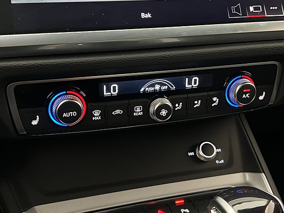 Audi Q3 16 of 26