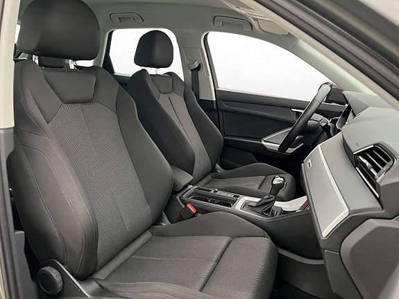 Audi Q3 9 of 26