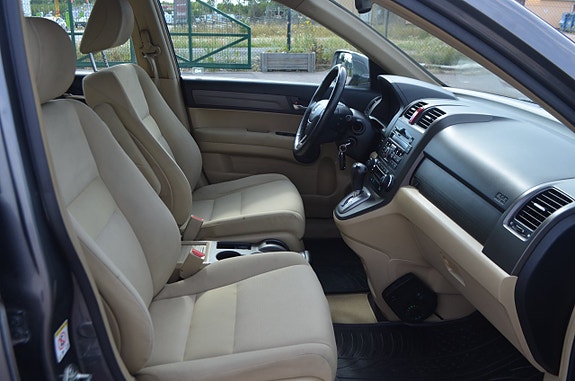Honda CR-V 10 of 17