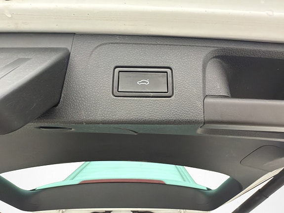Volkswagen Passat 11 of 30