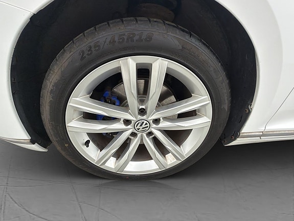 Volkswagen Passat 29 of 30