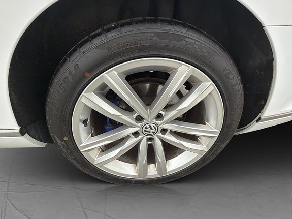 Volkswagen Passat 30 of 30