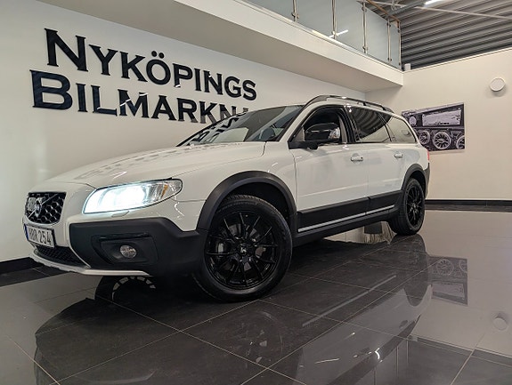 Volvo XC70 2 of 19