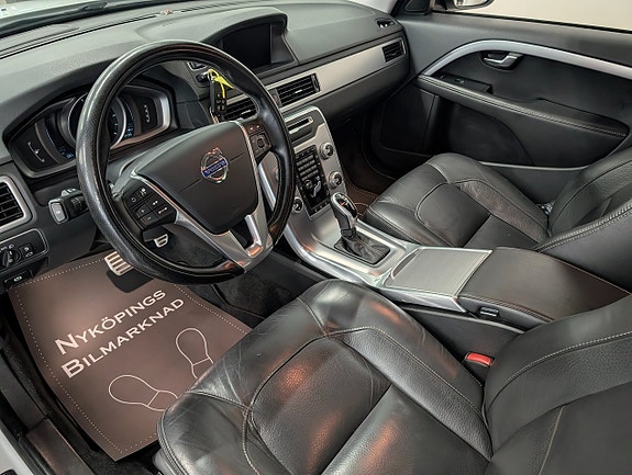 Volvo XC70 11 of 19