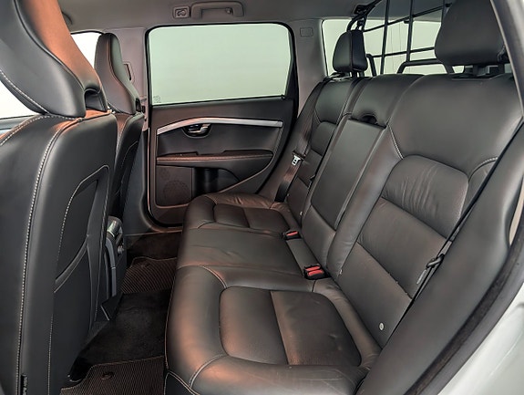 Volvo XC70 7 of 19