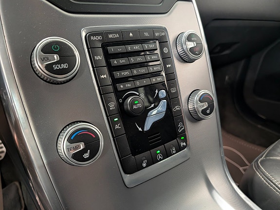 Volvo XC70 16 of 19