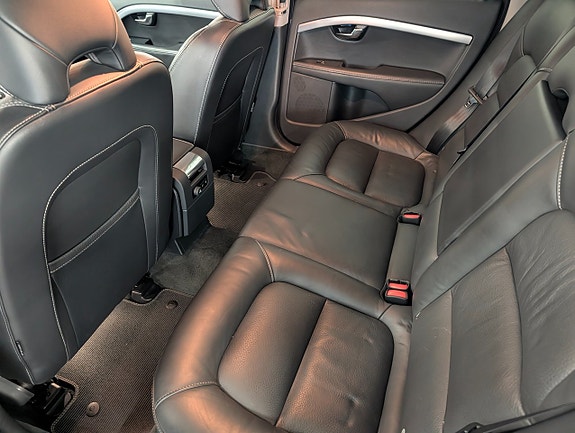 Volvo XC70 8 of 19