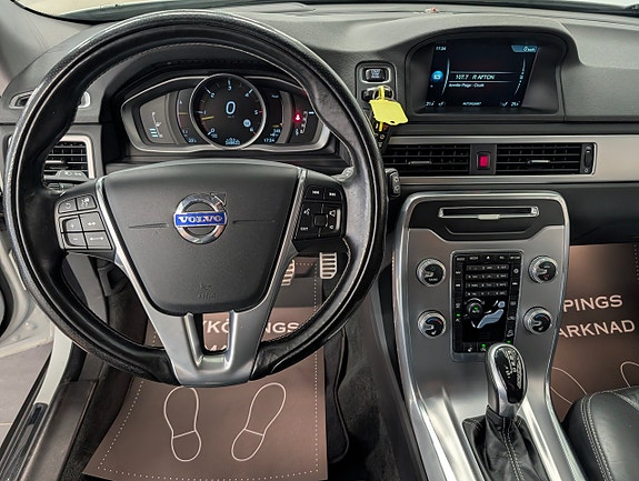 Volvo XC70 13 of 19