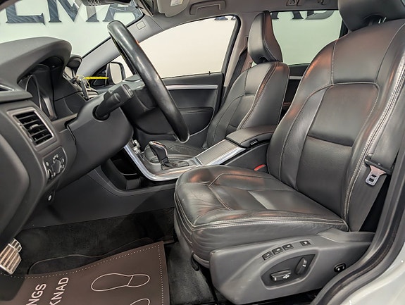 Volvo XC70 9 of 19