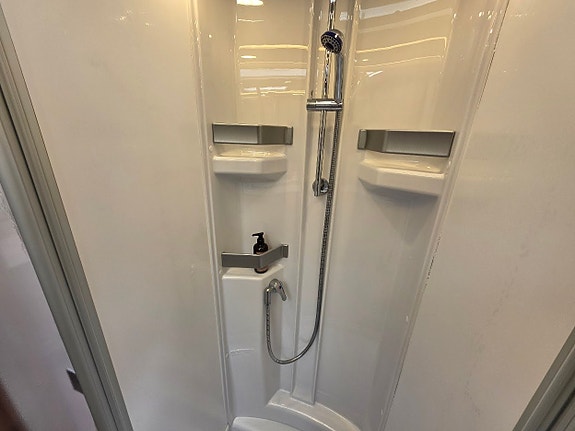 Bürstner I Elegance 910 *AC-bodel *Skinnklädsel *Ugn 28 of 30