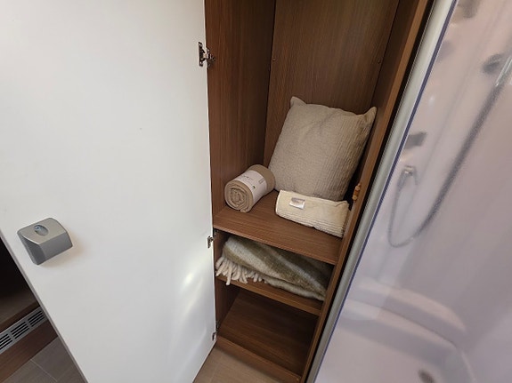 Bürstner I Elegance 910 *AC-bodel *Skinnklädsel *Ugn 23 of 30