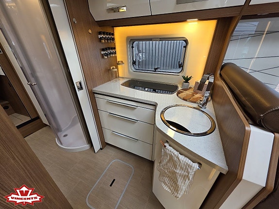 Bürstner I Elegance 910 *AC-bodel *Skinnklädsel *Ugn 5 of 30