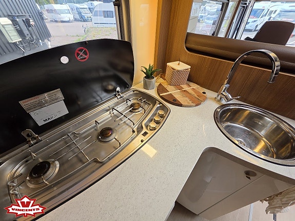 Bürstner I Elegance 910 *AC-bodel *Skinnklädsel *Ugn 8 of 30