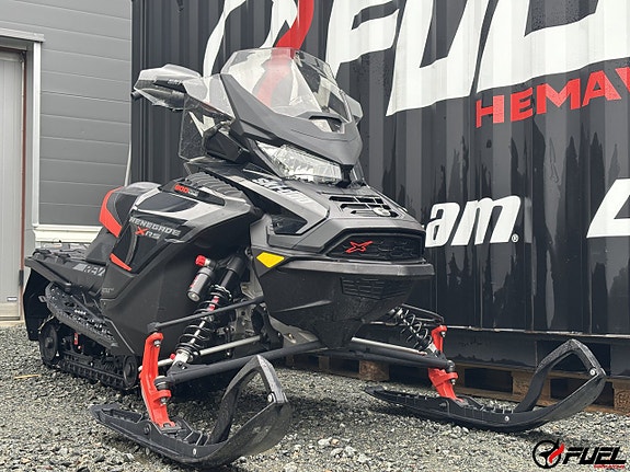 Ski-Doo Renegade 900 TURBO 2 of 4