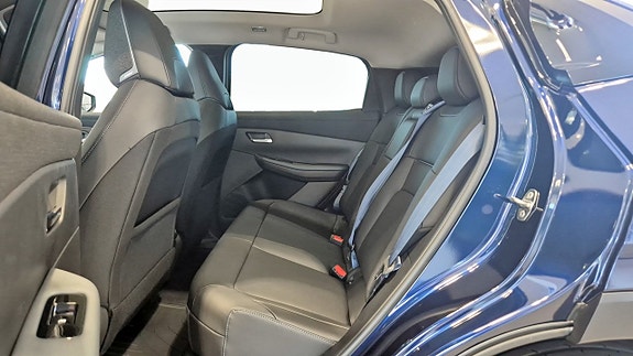 Nissan Leaf 9 of 12