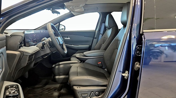 Nissan Leaf 8 of 12