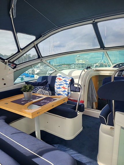Fairline Targa 30 i fint skick 10 of 22