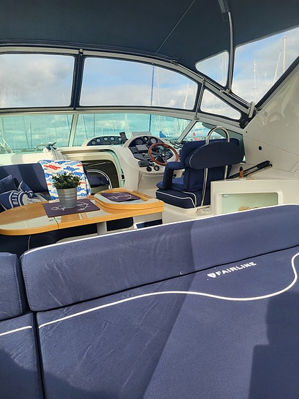 Fairline Targa 30 i fint skick 9 of 22