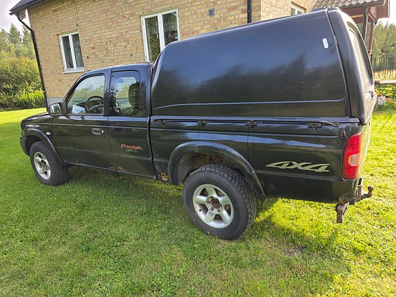 Mazda B2500 6 of 9