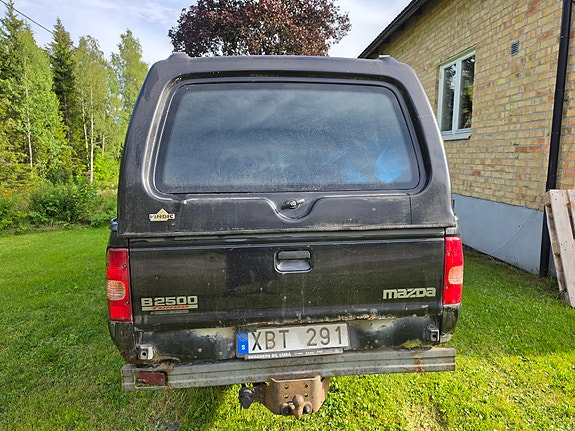 Mazda B2500 5 of 9