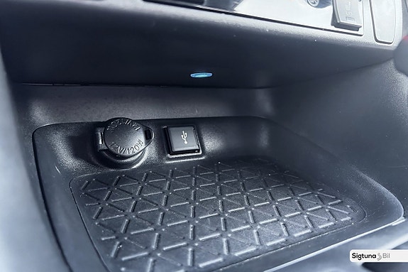 Toyota RAV4 25 of 25
