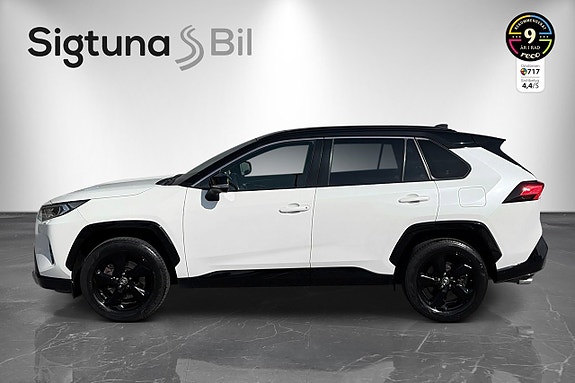 Toyota RAV4 8 of 25