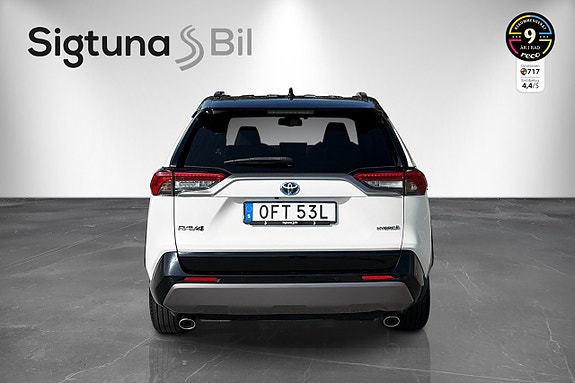 Toyota RAV4 6 of 25