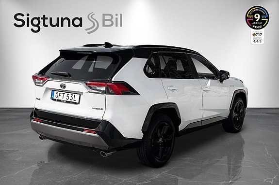 Toyota RAV4 5 of 25