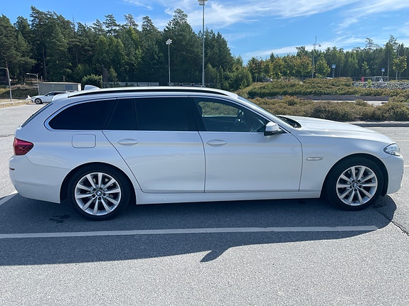 BMW 520d 3 of 15