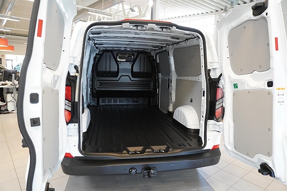 Ford Transit Custom 11 of 16