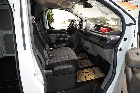 Ford Transit Custom 14 of 16