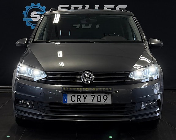 Volkswagen Touran 4 of 30